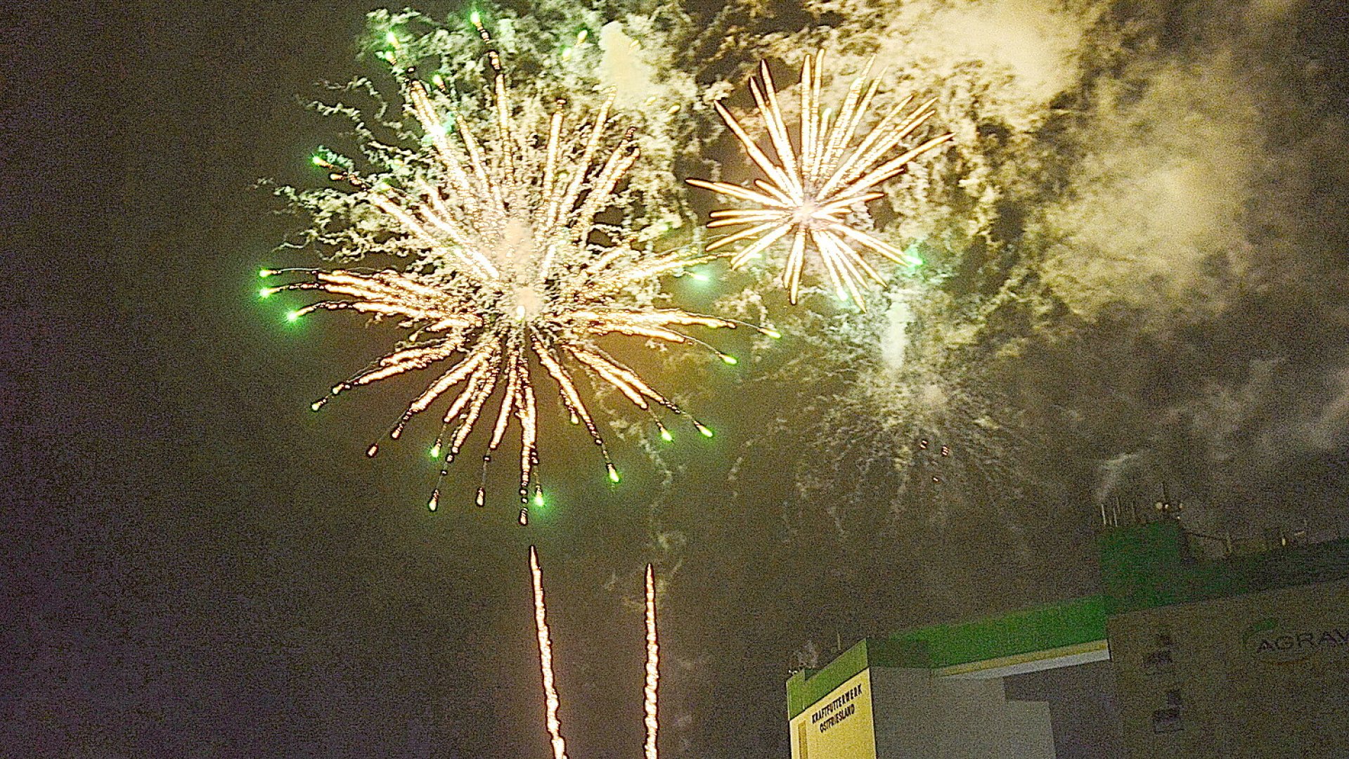 Feuerwerk vom Leeraner Gallimarkt - Bild 1