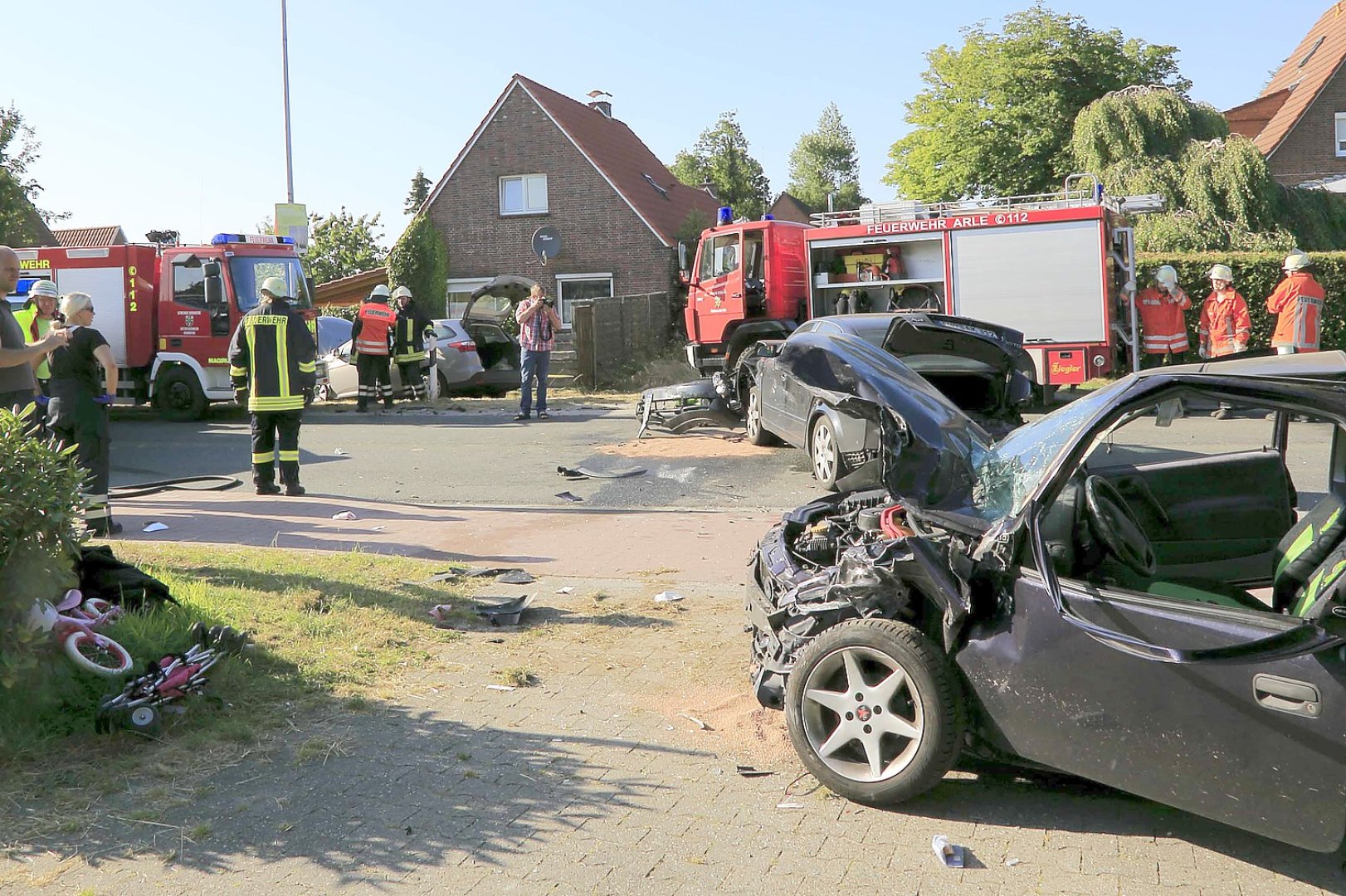 Drei Verletzte bei Unfall in Großheide - Bild 1