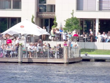 Emder eröffnen zweites "Hafenhaus" in Oldenburg - Bild 3