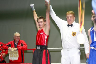 Gerhard Standschus wurde 1983 Amateurbox-Meister - Bild 4