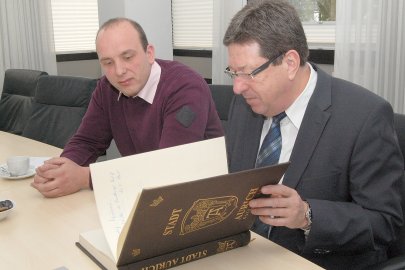 Das Goldene Buch der Stadt Aurich glänzt wieder - Bild 3