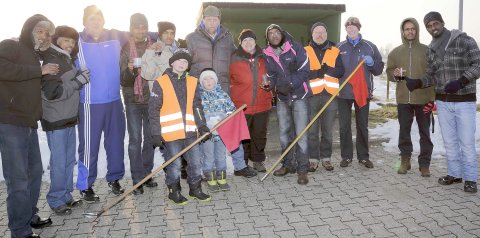 Asylbewerber boßeln in Leezdorf - Bild 3