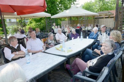 Matjes kam zum Awo-Wohnpark in Pewsum - Bild 3
