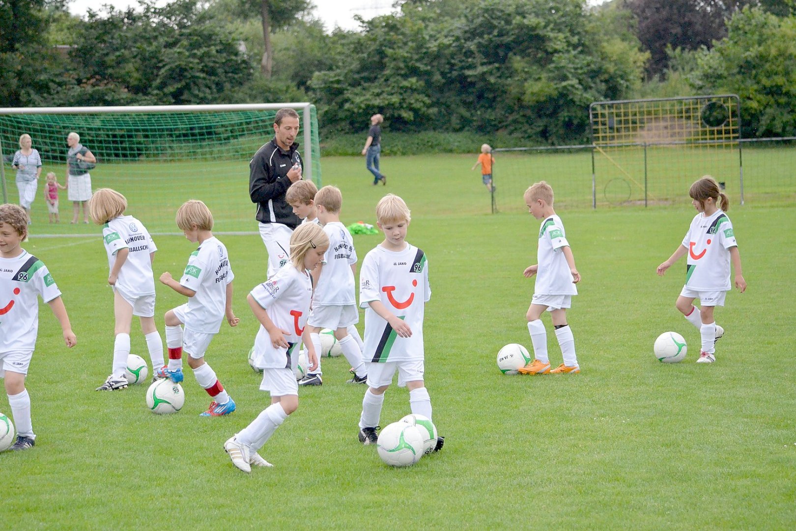 Fußballschule von Hannover 96 in Neuharlingersiel - Bild 1