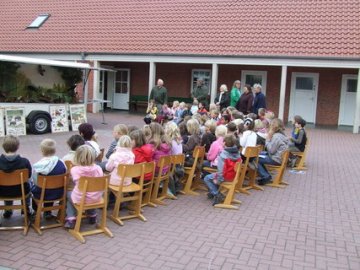 Infomobil in Grundschule - Bild 4