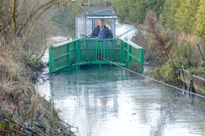 Schloot mit Boot entschlammt - Bild 3