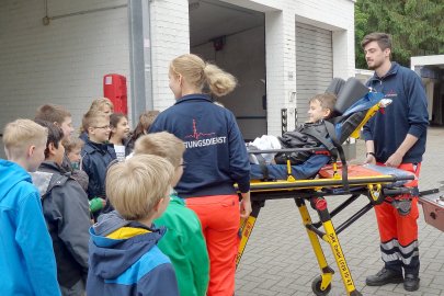 Drittklässler der Daalerschule zu Besuch beim DRK in Leer - Bild 2