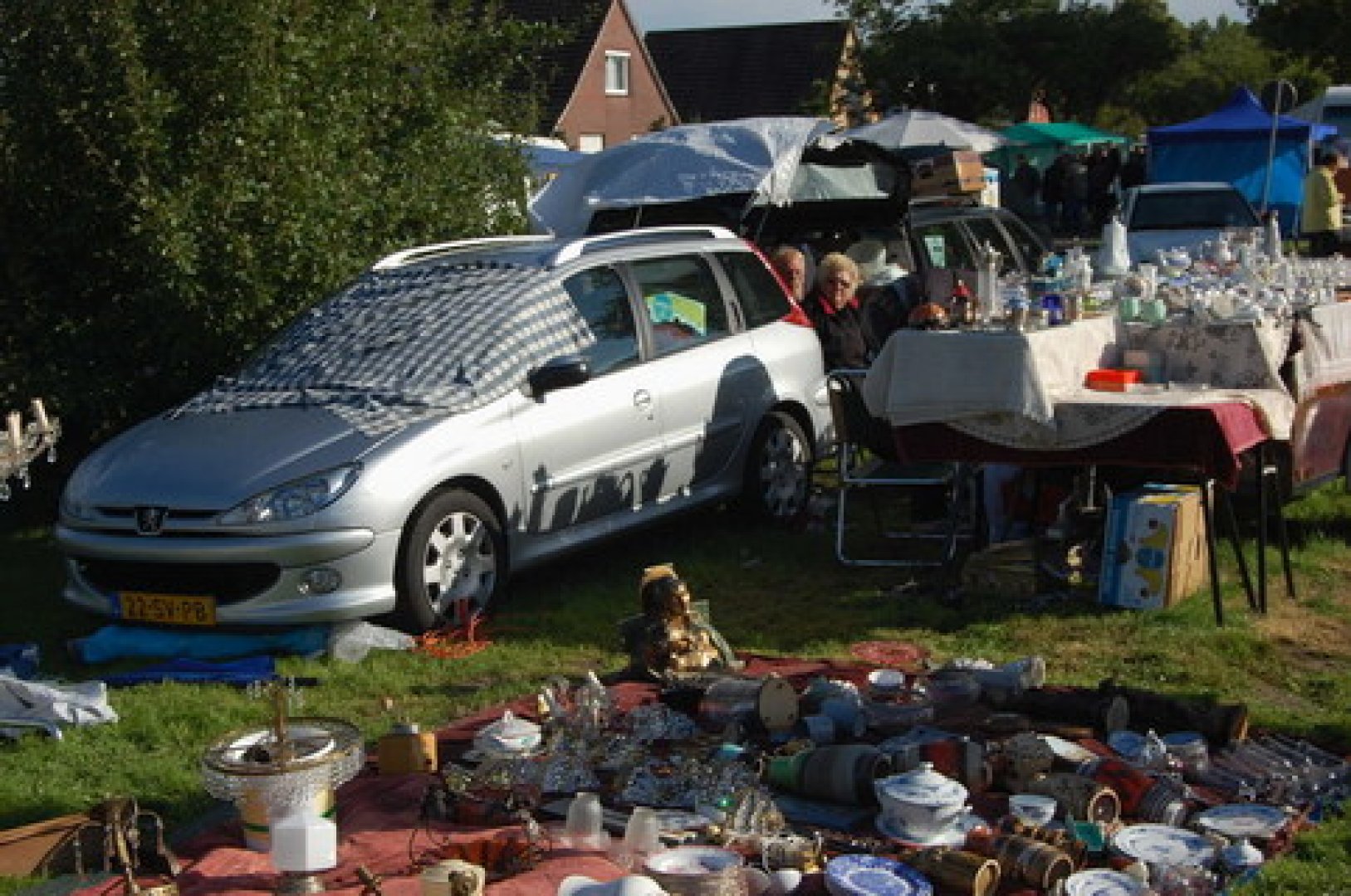 Riesenflohmarkt in Simonswolde - Bild 1
