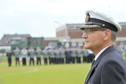 Ein Flottenarzt übernimmt das Kommando - Bild 2