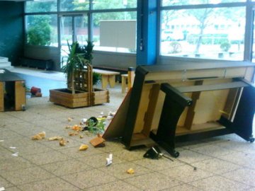 Unbekannte verwüsten KGS - Bild 4