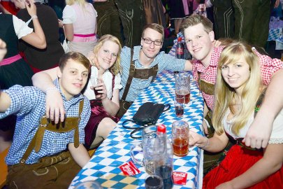 1300 Besucher feierten Oktoberfest in Remels - Bild 2