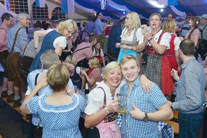 1300 Besucher feierten Oktoberfest in Remels - Bild 4
