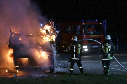 "Love-Mobil" ging in Flammen auf - Bild 3