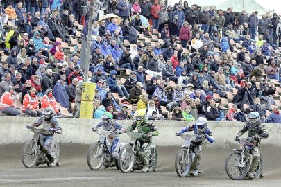Speedway-Rennen in Halbemond - Bild 2