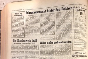 In den vergangenen 70 Jahren sind eine Menge Schlagzeilen in der OZ erschienen. Bild: Mimkes
