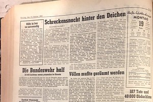 In den vergangenen 70 Jahren sind eine Menge Schlagzeilen in der OZ erschienen. Bild: Mimkes