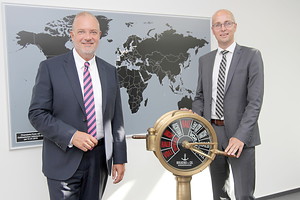 Setzen auf Schiffsfinanzierungen: Holger Franz (links) und Guido Mülder von der Ostfriesischen Volksbank. Bild: Teschke