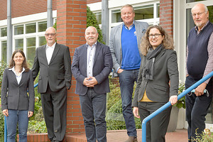 Die Gesellschafter der Zeitungsgruppe Ostfriesland (von links): Dr. Mareike Engelberg, Dr. Gerfried Engelberg, Robert Dunkmann, Dietmar Müller-Dunkmann, Swantje Gerhard und Edzard Gerhard. Bild: Ortgies