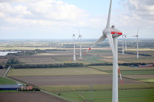 Energie mit Zukunft: Windkraftanlagen in Ostfriesland. Bild: Alberts
