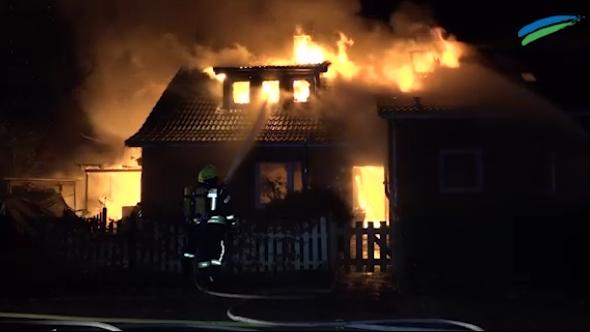 Detern: Feuer zerstört Wohnhaus 