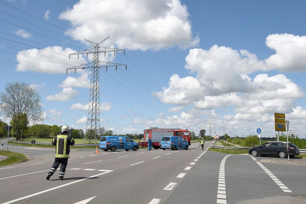 Die K 27 war an der Kreuzung zur Halter Straße voll gesperrt. Bild: Lohmann