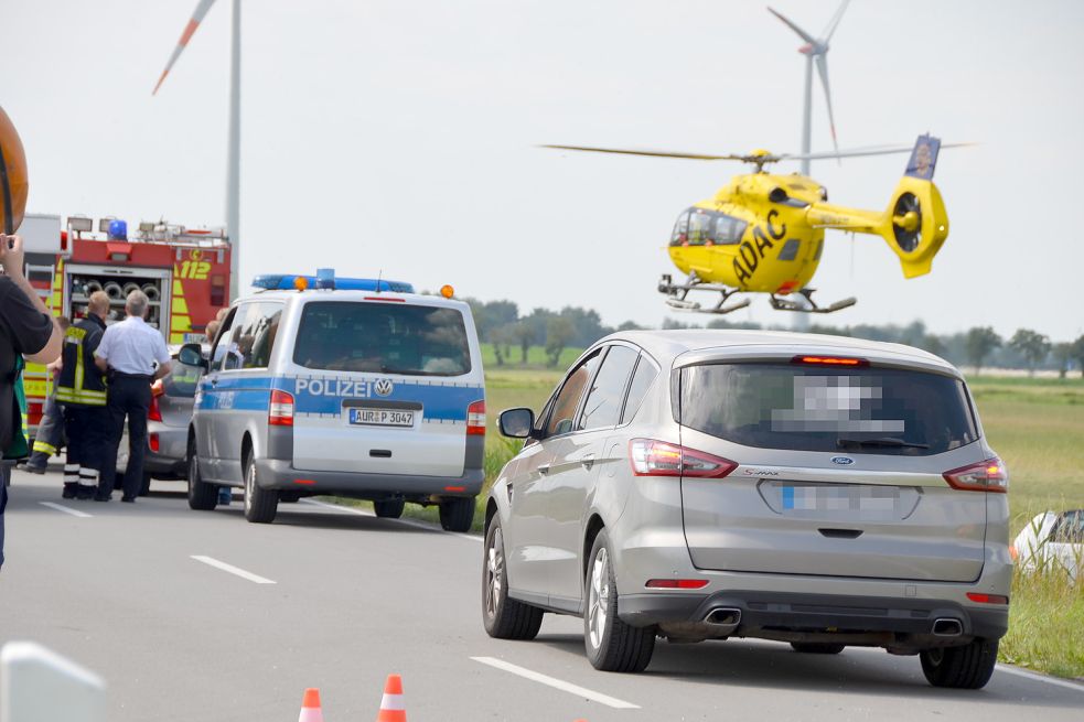 In Simonswolde hat es am Nachmittag einen schweren Verkehrsunfall gegeben. Bild: Meyer