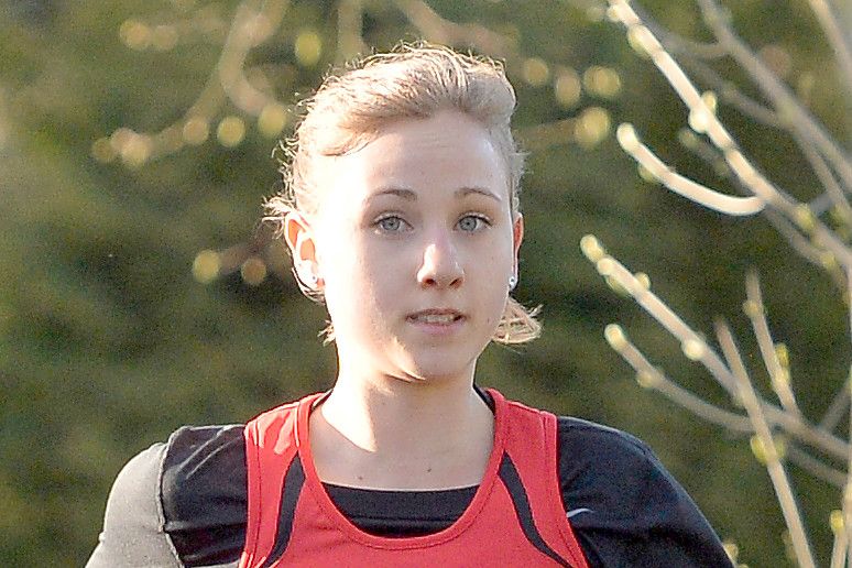 Tessa Roos feierte einen souveränen Heimsieg: Die junge Frauensiegerin läuft für den SV Holtland.