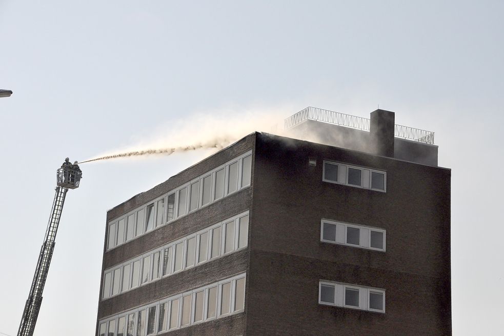 Die Feuerwehr löschte die Flammen. Bild: Wolters