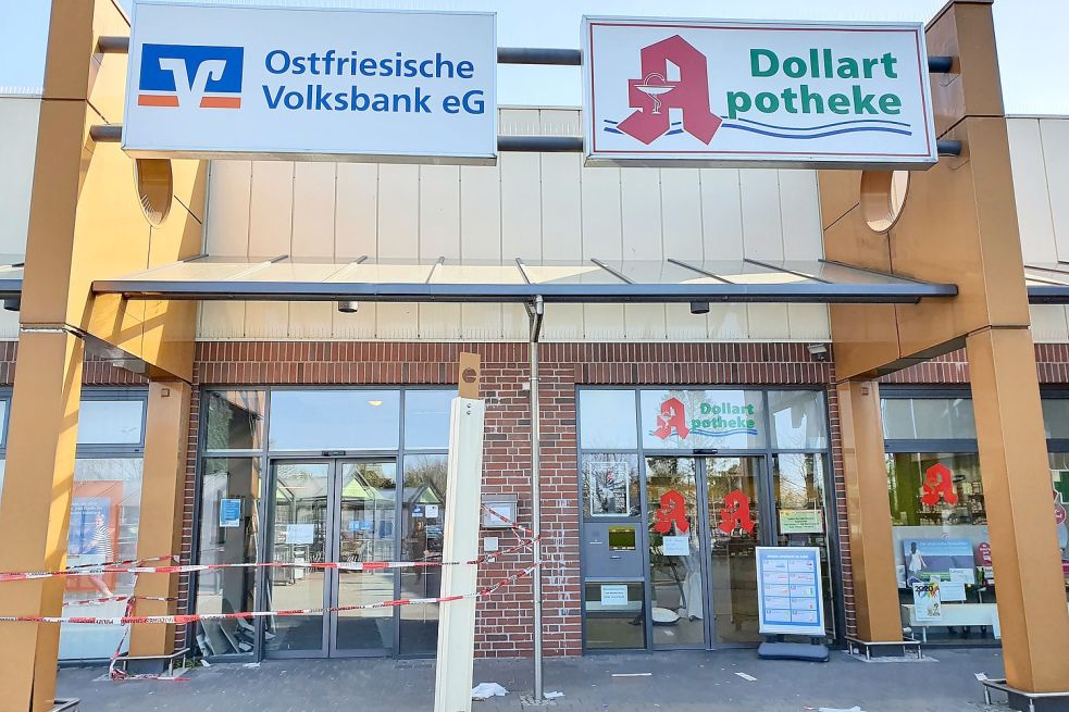 Nicht nur im Gebäude der OVB, sondern auch im Verkaufsraum der Dollart-Apotheke entstand erheblicher Schaden durch die Wucht der Explosion. Bild: Gettkowski