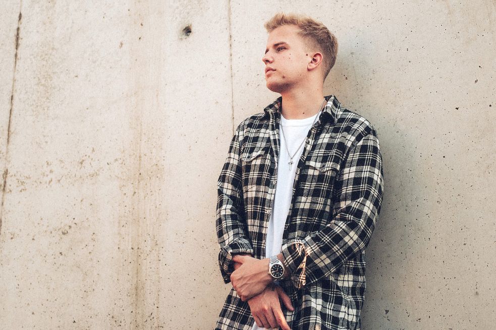 Der Deutsch-Rapper Kayef gehört zu den populärsten Nachwuchsmusikern im Netz. Bild: Holzweiler
