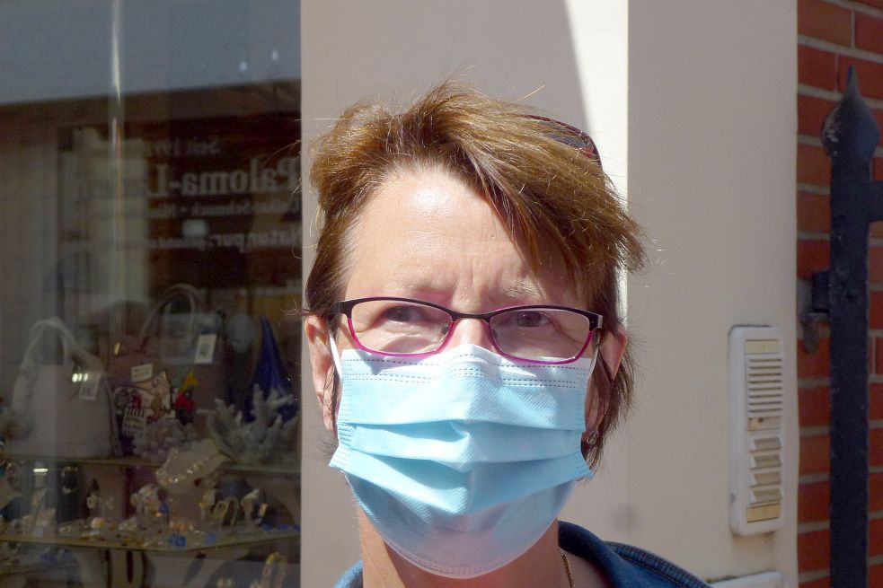 Sylvia Meyer kommt regelmäßig nach Norderney. Sie findet den Wegfall der Maskenpflicht unverantwortlich. Bild: Leidig