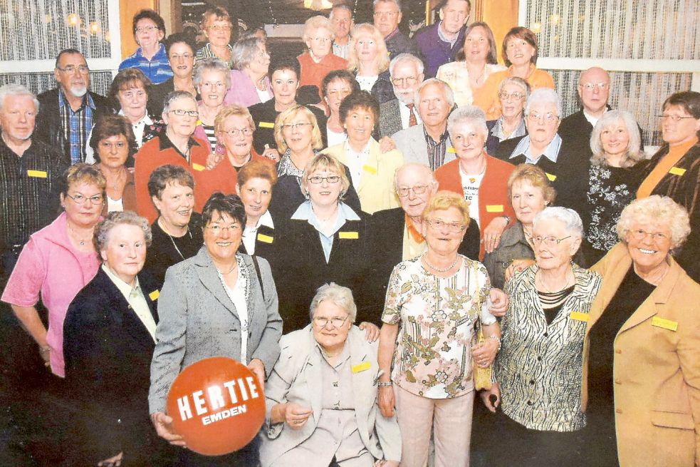 Regelmäßig treffen sich ehemalige Mitarbeiterinnen und Mitarbeiter von Hertie in Emden. Bild: Privat