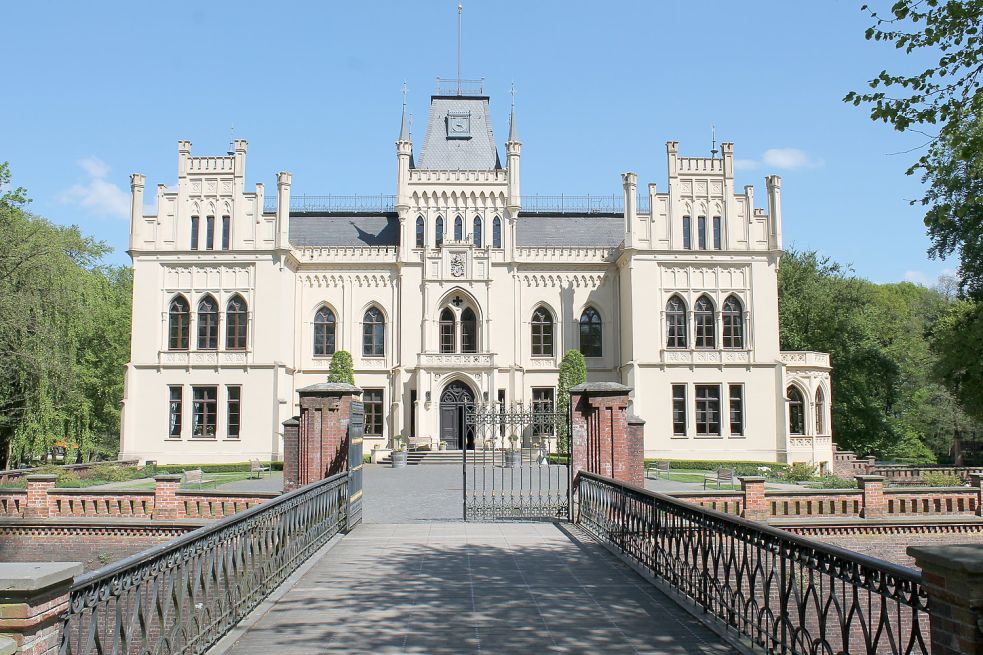 Die Evenburg und der umliegende Park ist bei Besuchern beliebt. Bild: Archiv