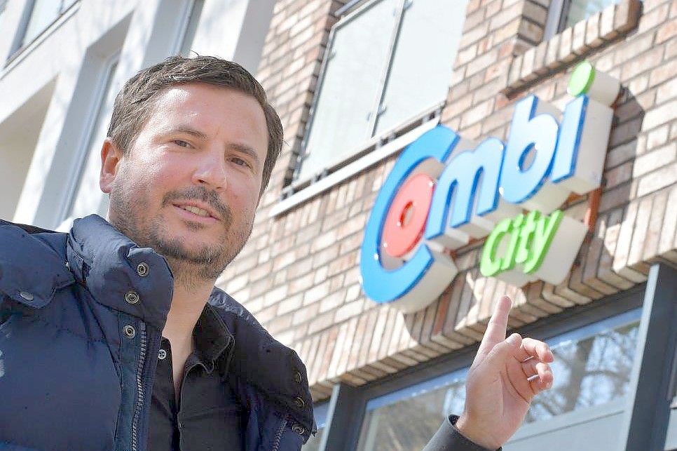 Johannes Aumann vor dem Combi-City in Oldenburg. Foto: Ortgies