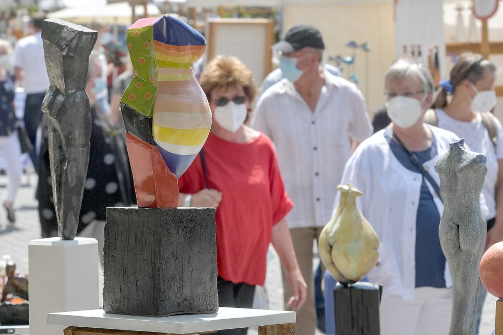 Der Töpfermarkt fand wieder auf dem abgesperrten Gelände vor dem Zollhaus statt.