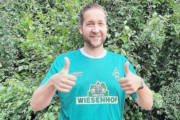 Werder-Fan Daniel Kleen glaubt an den direkten Wiederaufstieg. Foto: Privat