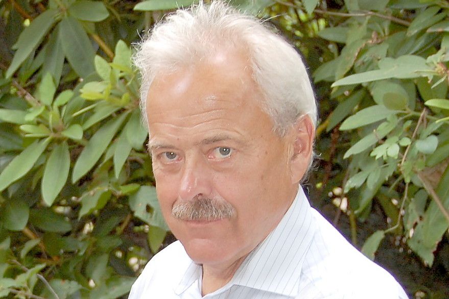 Uwe Themann ist seit 15 Jahren hauptamtlicher Bürgermeister der Samtgemeinde Hesel. Bei der Kommunalwahl im September kandidiert er ein drittes Mal. Foto: Schneider-Berents