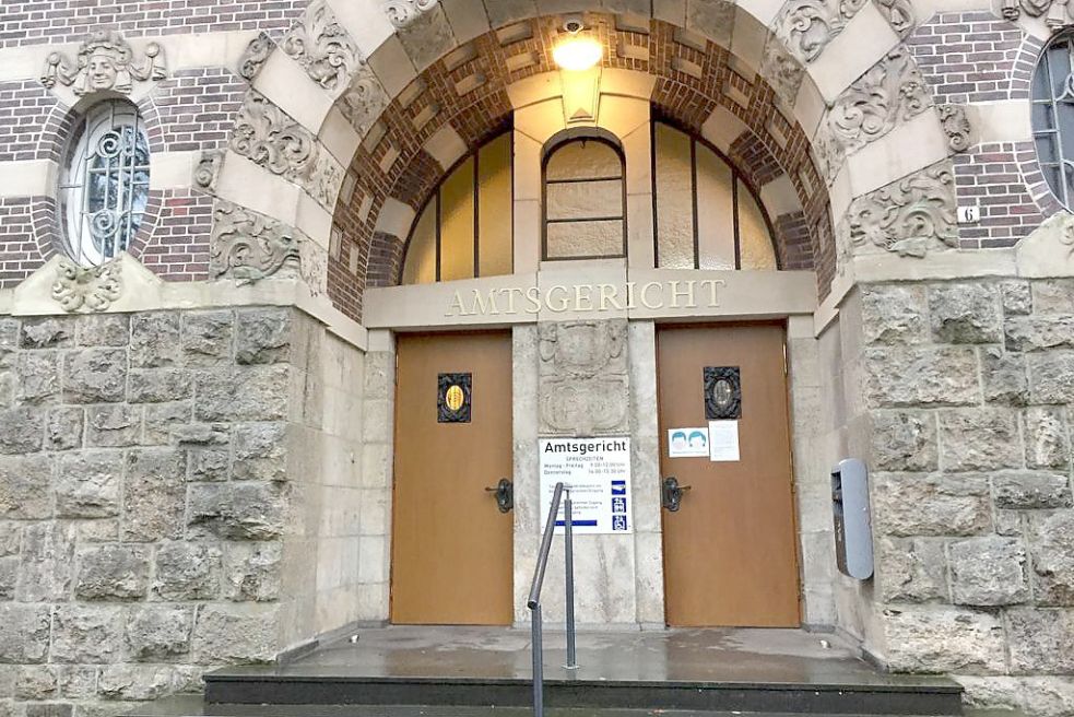 Vor dem Amtsgericht in Emden muss sich ein 39-Jähriger Borkumer unter anderem wegen Vergewaltigung verantworten. Foto: Archiv