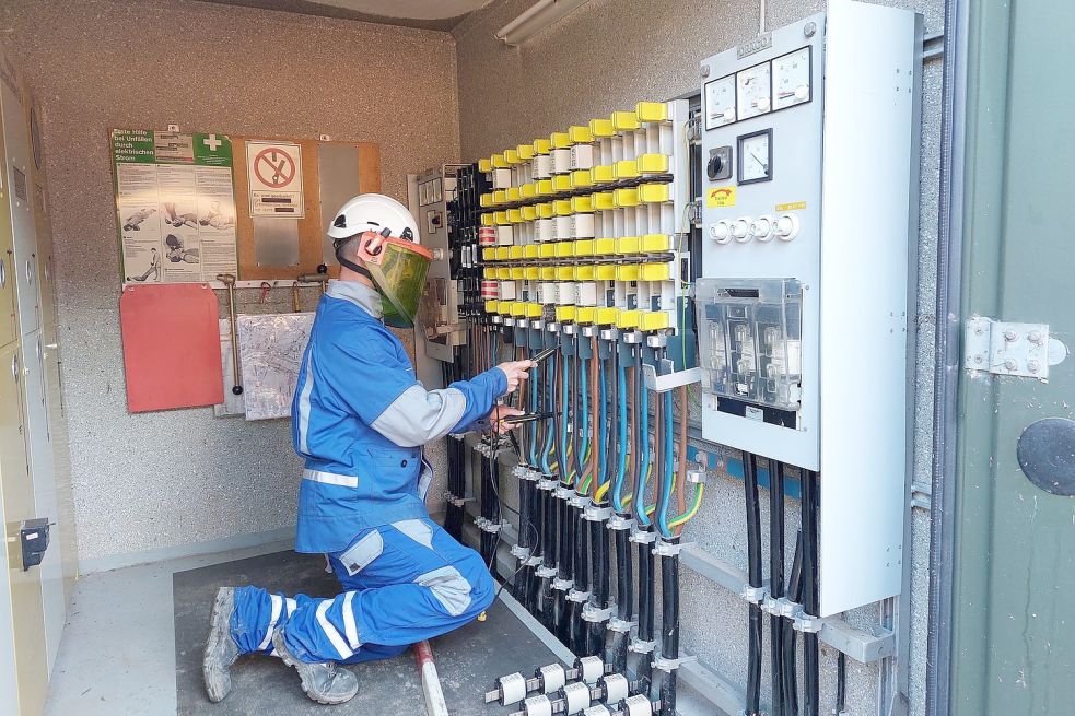 Einige Stationen des Energieversorgers Regionetz wurden von den Fluten weggerissen, andere standen unter Wasser. Foto: Esser