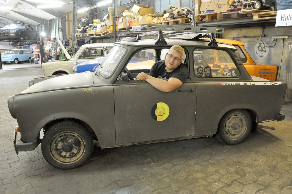 Der Trabant, mit dem alles begann: Seit Jahren macht Max Cornelius damit Roadtrips durch Europa und lädt die Videos bei Youtube hoch. Foto: Ullrich