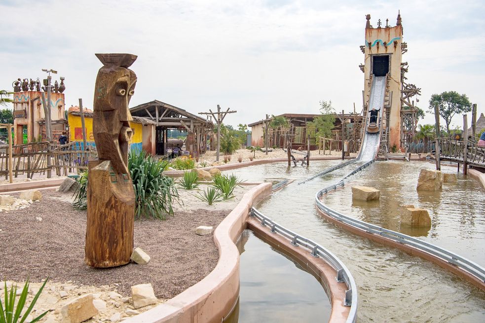 Im Jaderpark gibt es eine neue Attraktion: die Wildwasserbahn „Okavango River“. Foto: Schuldt/DPA