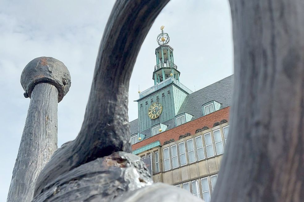 Der Anker ist nicht nur alleine schön auf Fotos, er bietet sich auch als „Guckloch“ für andere Motive an. Foto: Hanssen