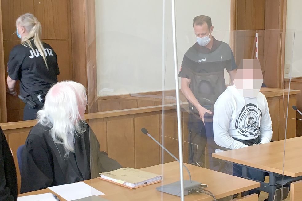 Der Angeklagte beim Prozessauftakt im Juli. Foto: Höffmann
