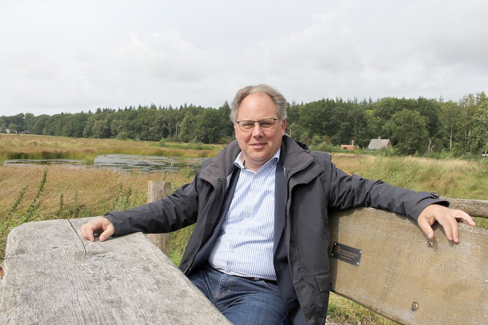 Kurze Pause am Naturschutzgebiet Ochsenweide: Harald Hinrichs an einem Ort, an dem er sich gut entspannen kann. Foto: Oltmanns