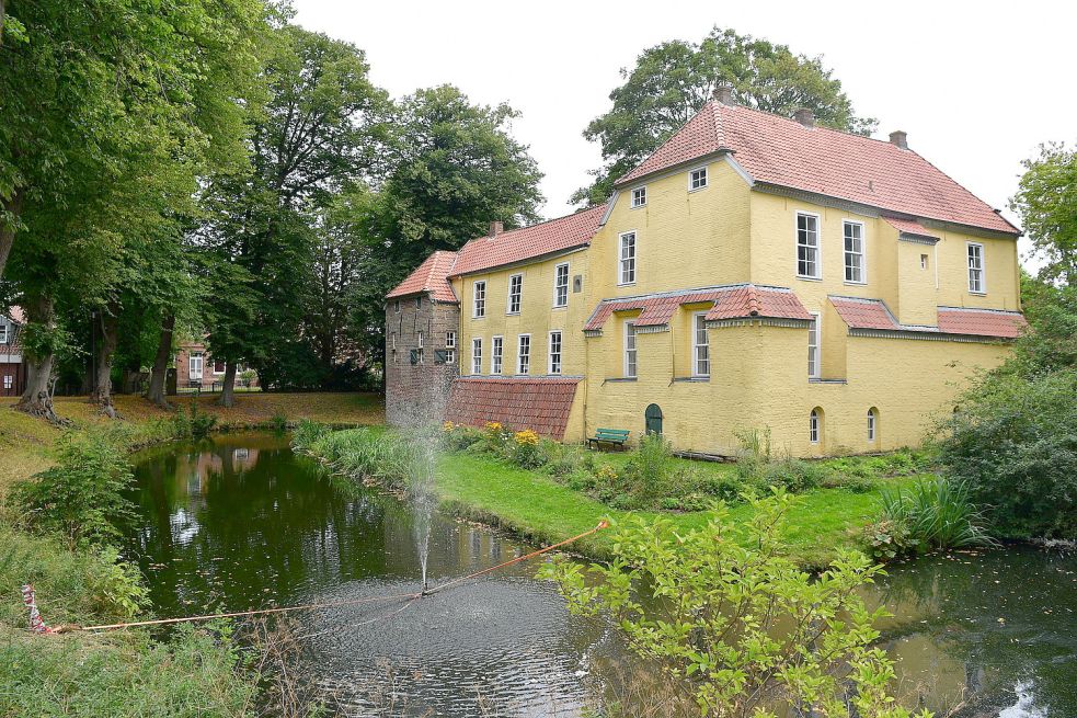 Früher lebte in der Manningaburg in Pewsum das gleichnamige ostfriesische Häuptlingsgeschlecht. Heute befindet sich in dem historischen Gebäude ein Museum. Archivfoto: Wagenaar
