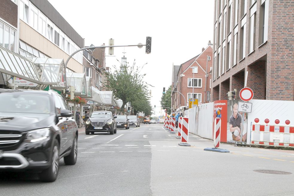 Die seit etwa eineinhalb Jahren halbseitig für Autos gesperrte Neutorstraße rückt wieder in den Blickpunkt. Die Stadt will dort ein Experiment wagen. Foto: Päschel