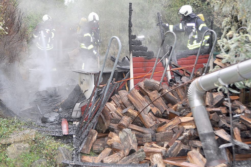 Die Holzhütte wurde durch das Feuer zerstört. Foto: Wolters