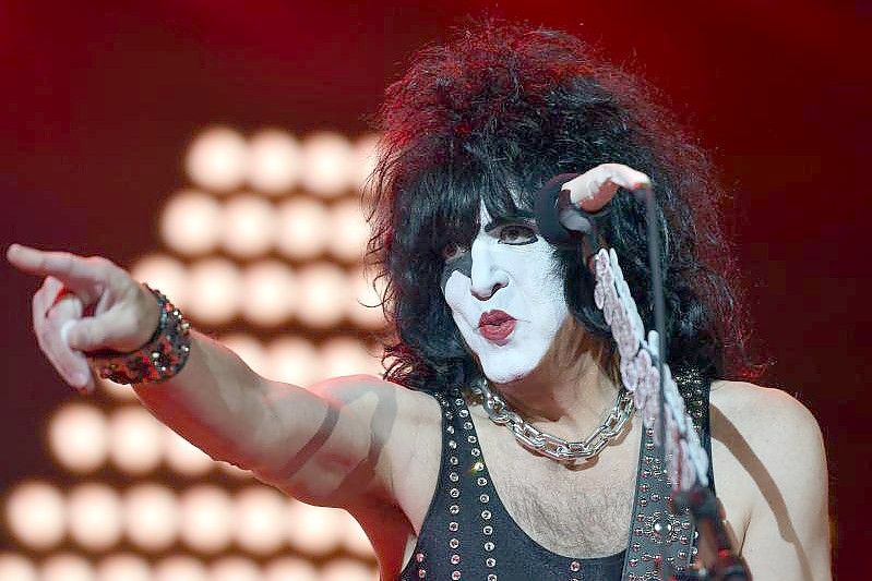 Paul Stanley, Gitarrist und Sänger der Hardrock-Band Kiss, kann nach einem positiven Corona-Test nicht auftreten. Foto: Caroline Seidel/dpa