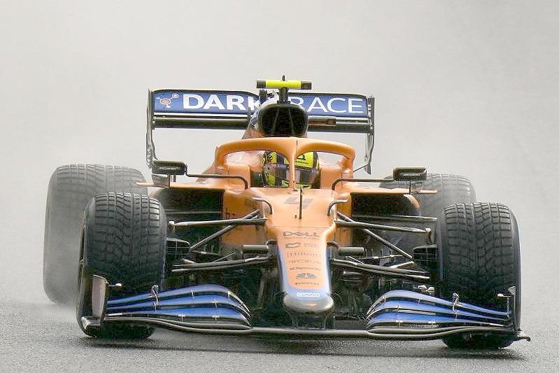 Lando Norris kam in Spa mit seinem McLaren von der Strecke ab. Foto: Francisco Seco/AP/dpa