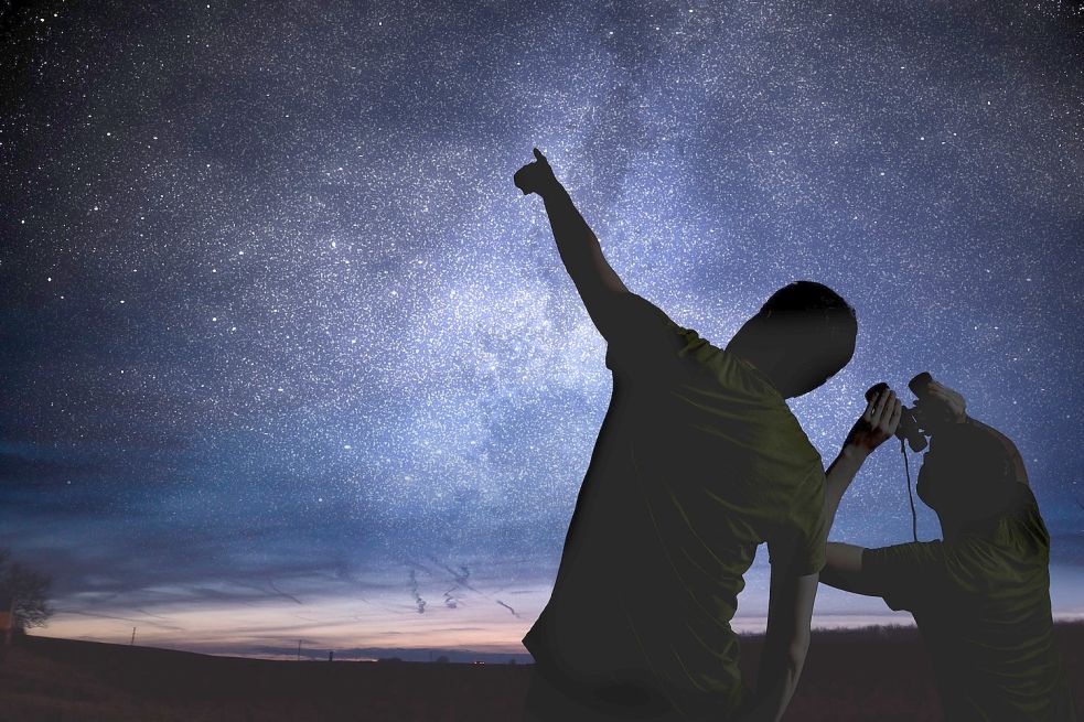 Der Blick in den Sternenhimmel fasziniert die Menschen noch heute. David Fabricius hat seine Begeisterung an seinen Sohn Johannes weitergegeben: Auch er wurde ein berühmter Astronom. Symbolfoto: vchalup/stock.adobe.com